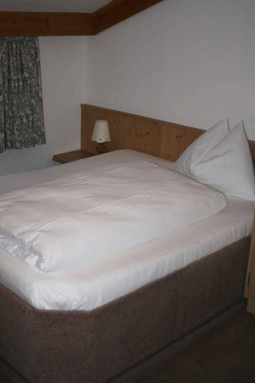 Pension Enzian Saalbach-Hinterglemm Exteriör bild